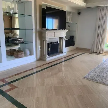 Apartment Elegant Penthouse On Marbella's Golden Mile