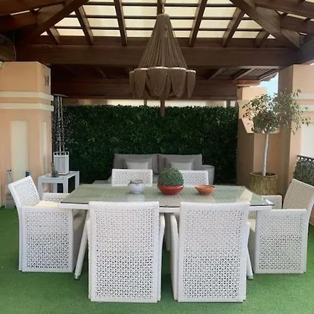Apartment Elegant Penthouse On Marbella's Golden Mile *
