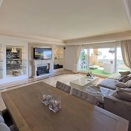 Elegant Penthouse On Marbella's Golden Mile Apartment